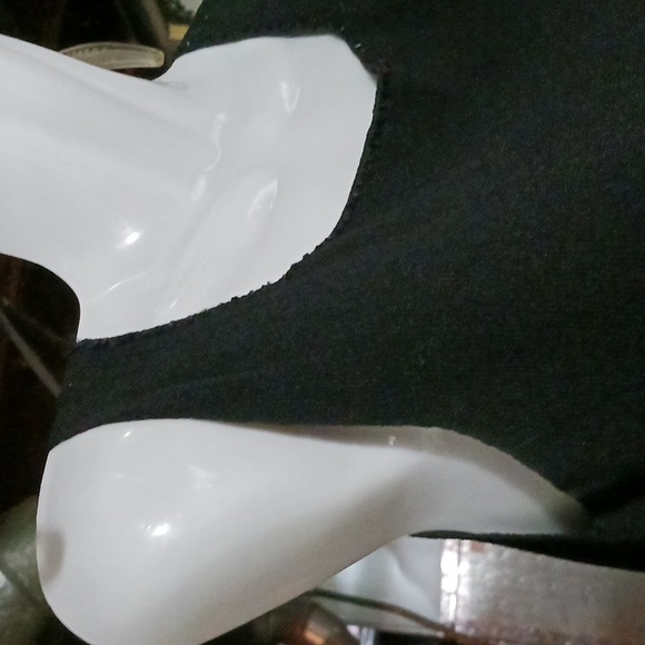 FINAL Price before donated. Max Studio Lil' Black Silky Tank Top Sz S - Picture 4 of 9